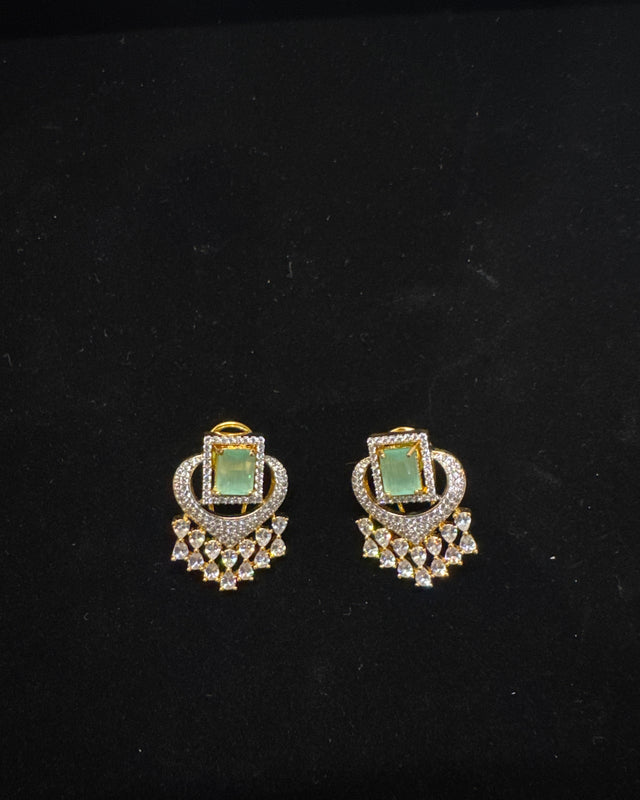 Light green gold and diamond earring