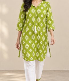 Bandhani Diamond Print Kurta Palazzo Set in Green
