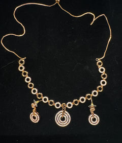 Round alternating diamond set in rose gold