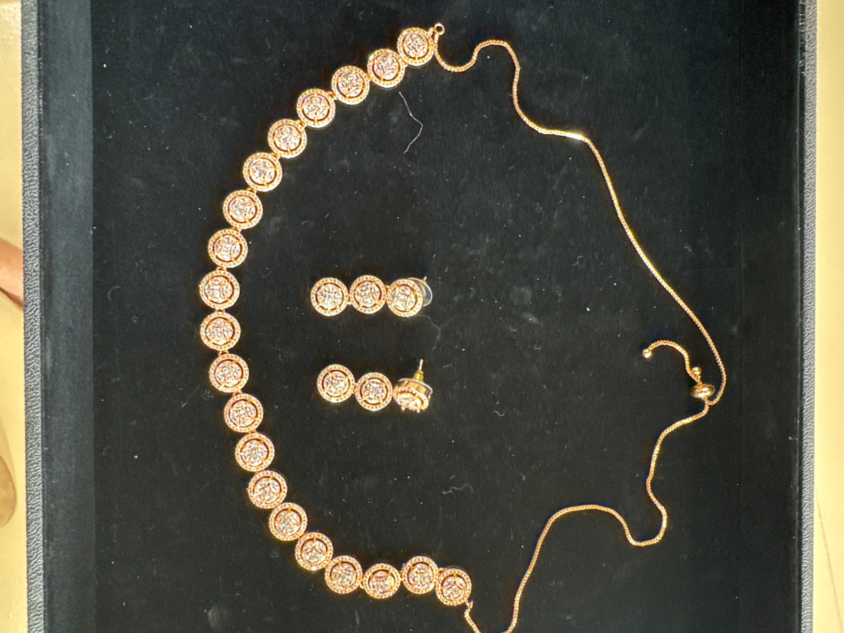 Round diamond heavy set in rose gold