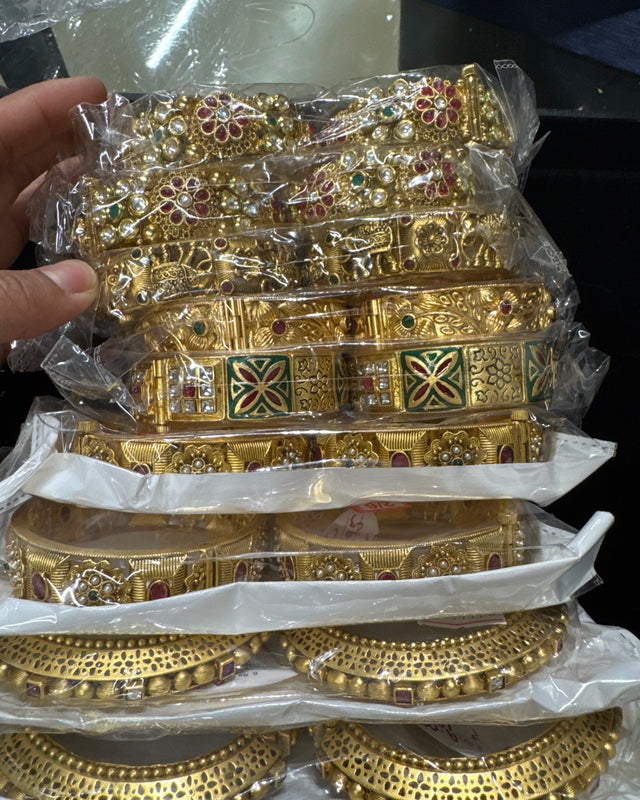Antique gold bracelet multiple quantity