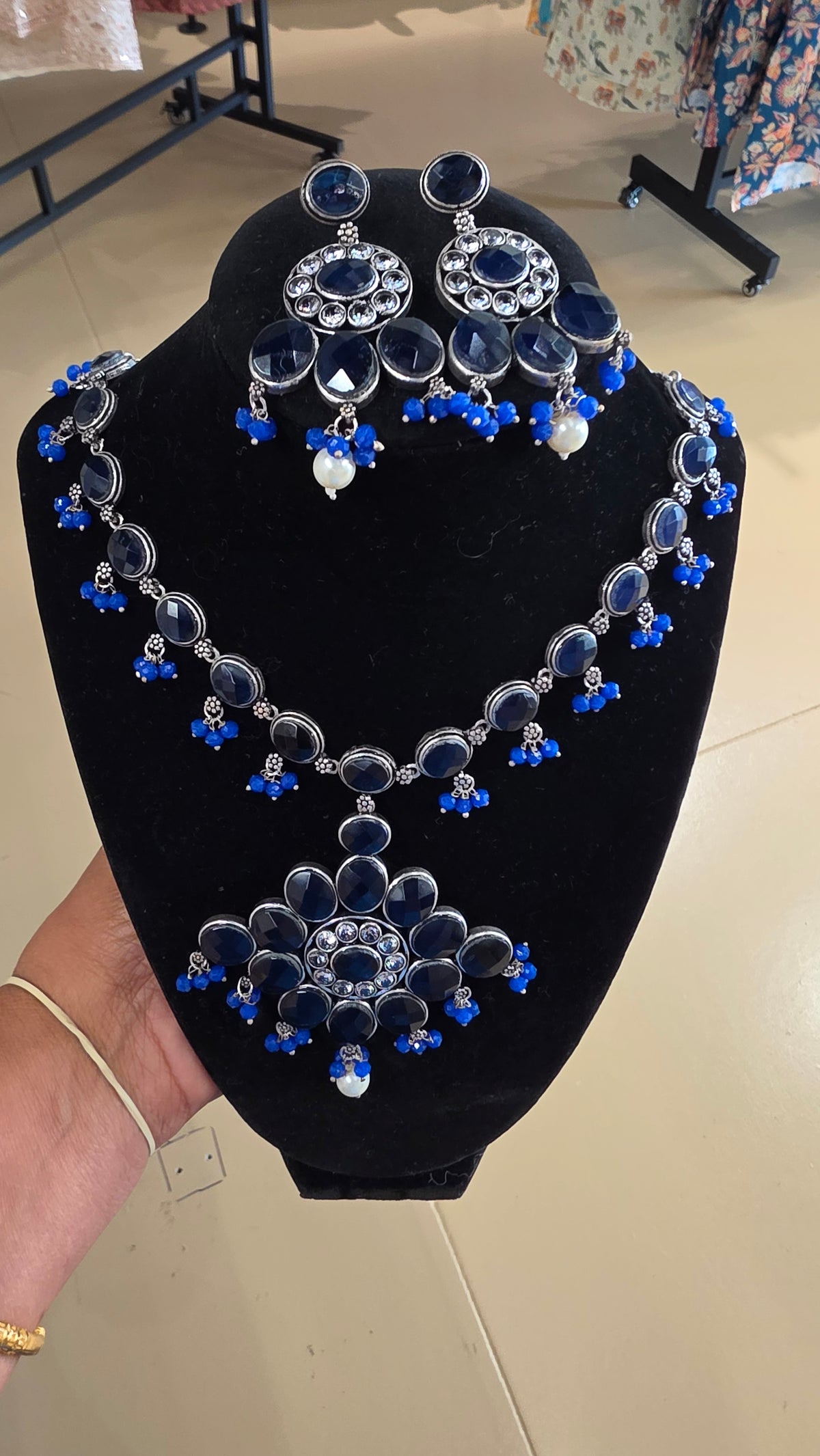 Royal blue oxodised necklace with earring
