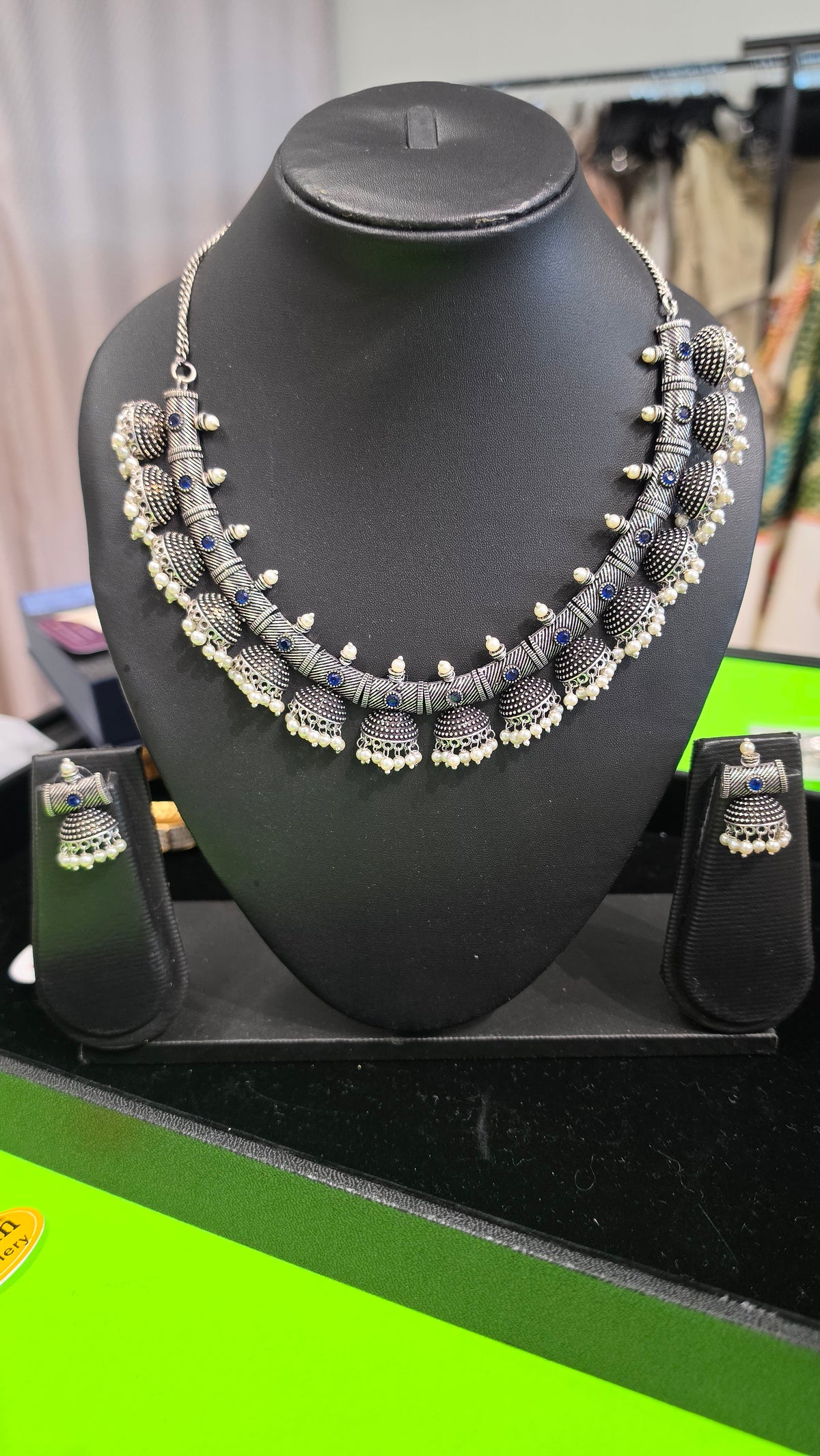 Oxodised choker with jumka