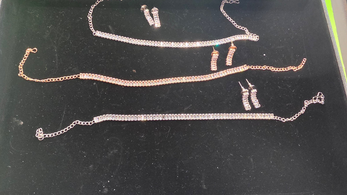 Diamond crysatl necklace with Earrings Silver/Rose gold